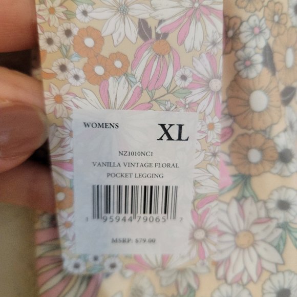 NWT Kensie vanilla vintage floral pocket leggings Size XL - Picture 4 of 6